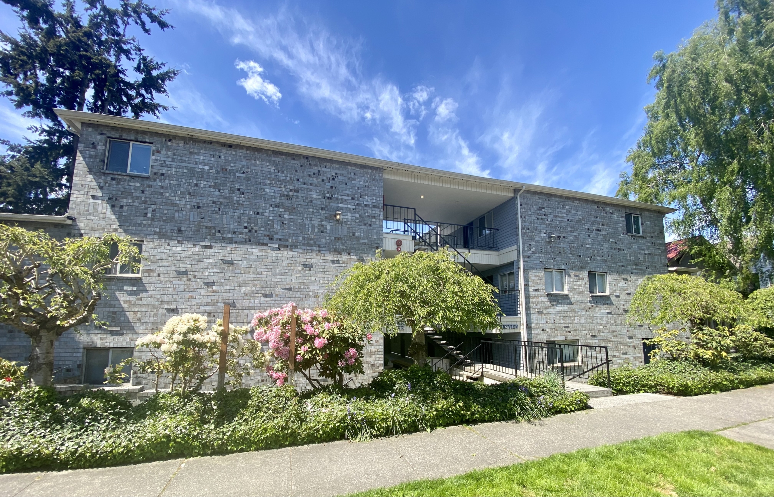 Bayview apartments front entrance