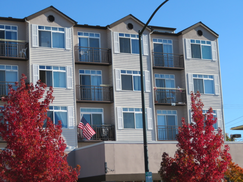 exterior of building at Colby Crest apartments