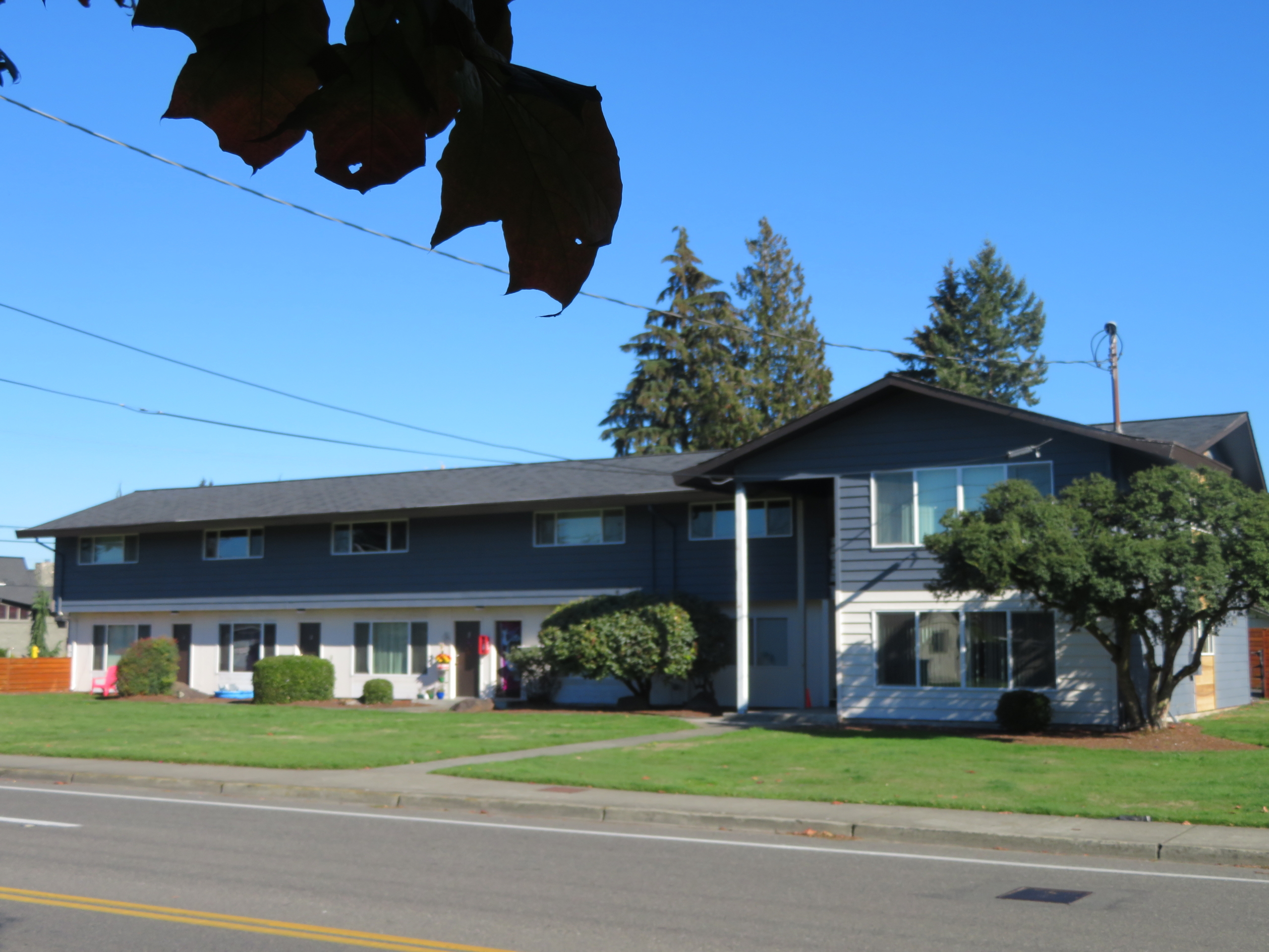 Front of Arnold apartments in Marysville, WA