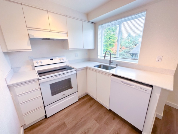 kitchen at rivers landing apartments