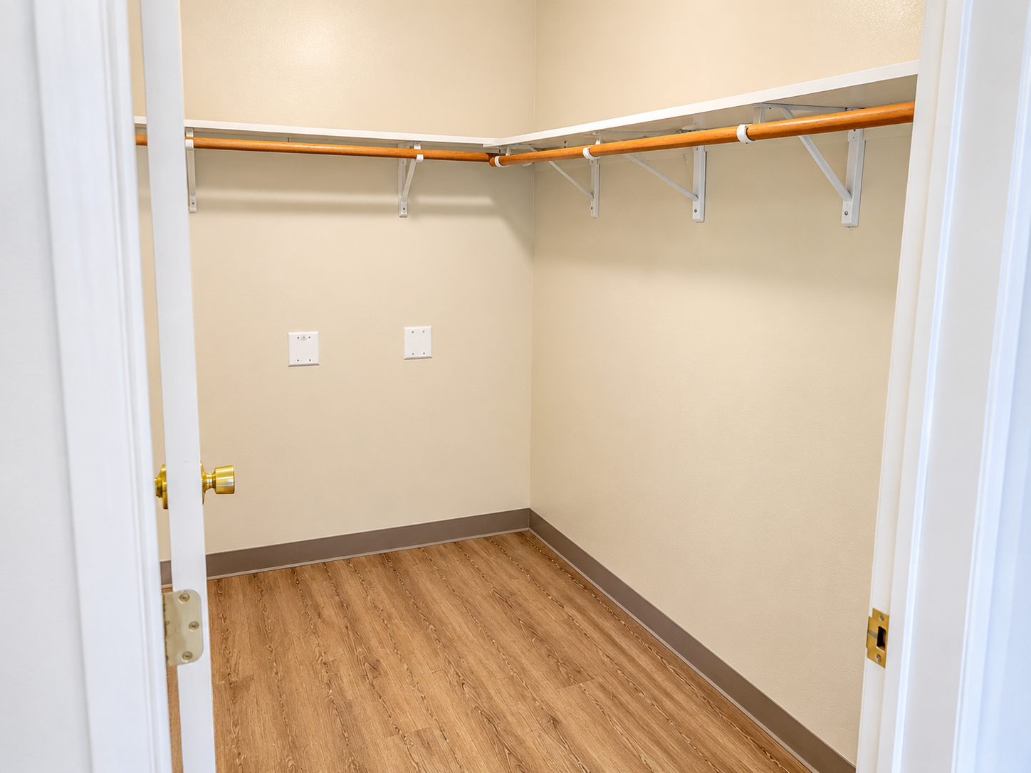 Master Walk In Closet