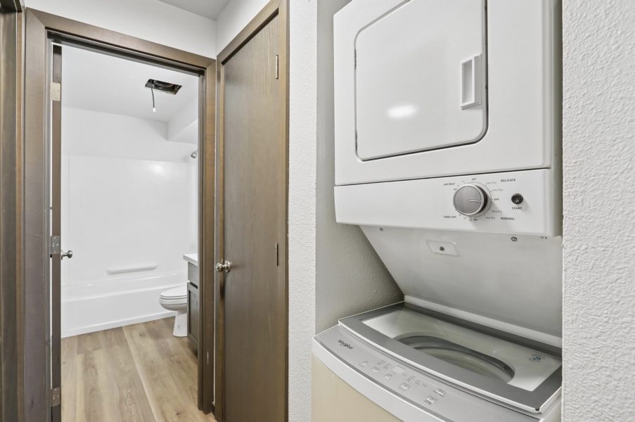 Washer/Dryer at Shoreside