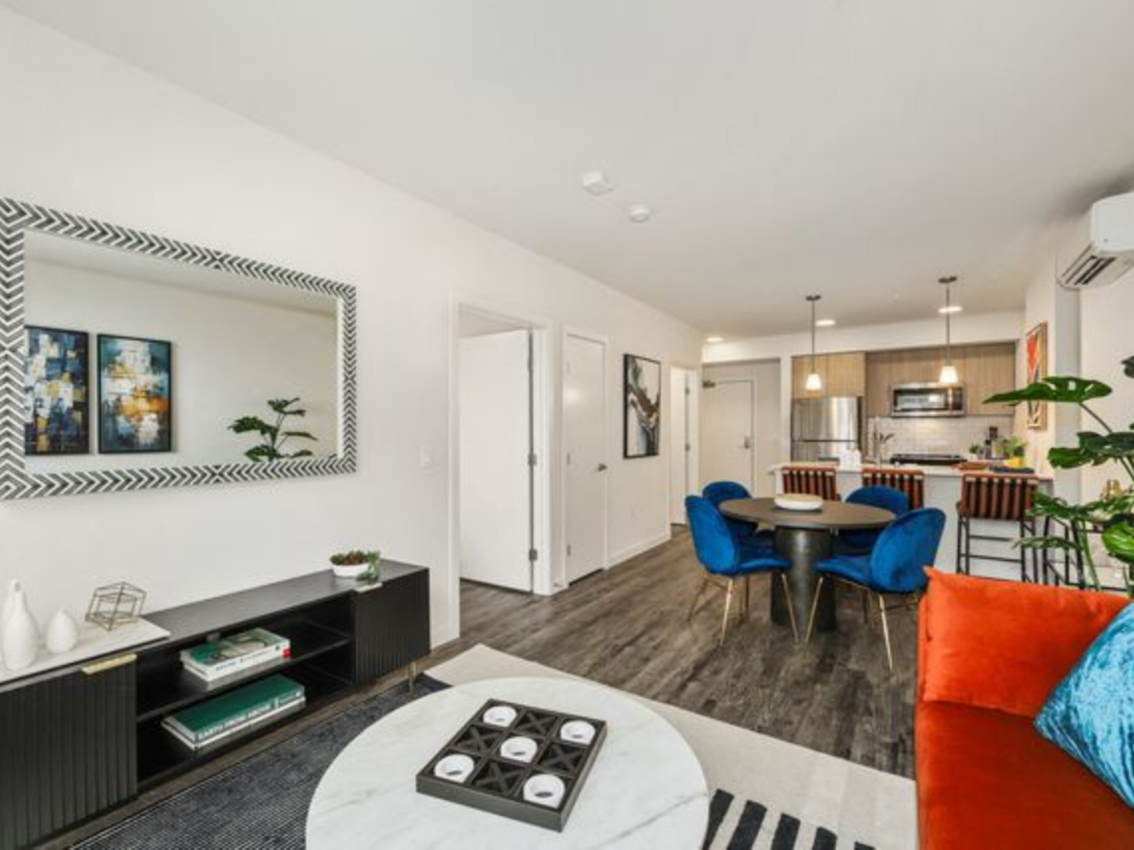 Modern apartments for rent in Everett WA neighborhood view