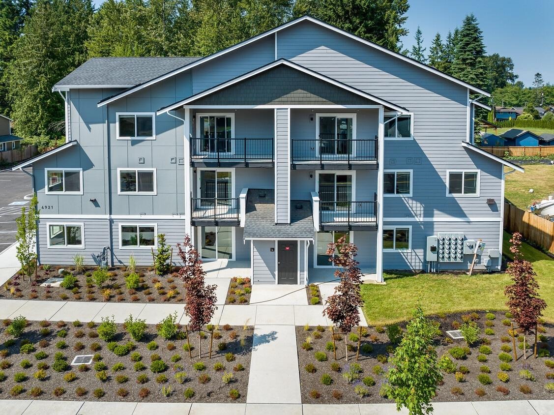 apartments for rent in Lynnwood WA exterior community view